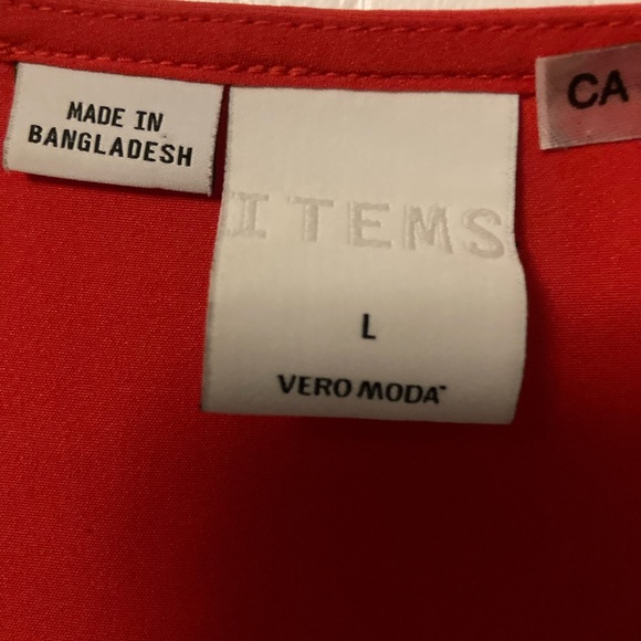 Vero moda red blouse. - Picture 2 of 2